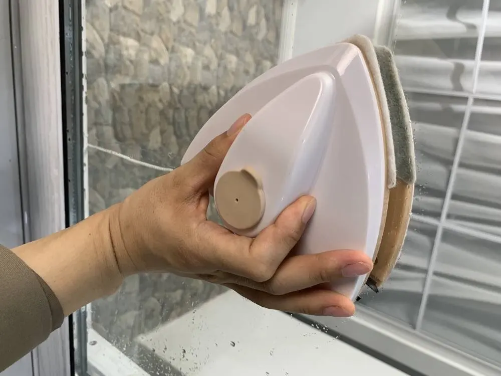 Attachment image review on Androf Mirror Cleaner