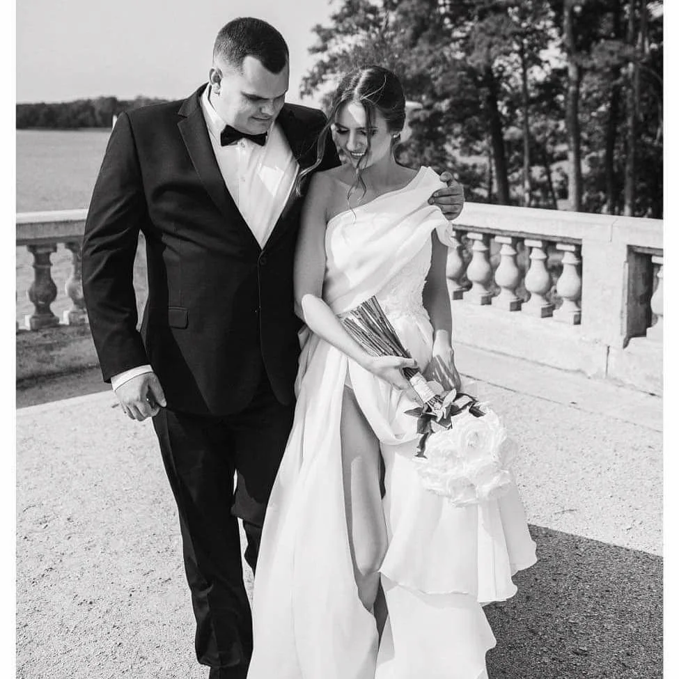 Elegant Appliques One Shoulder Wedding Dresses Split A-Line Bride Gow With Bow Long Train Bride Dress Vestidos photo review