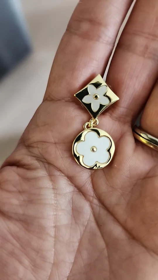 Lucky Woman Five Leaf Flower Drop Earrings photo review