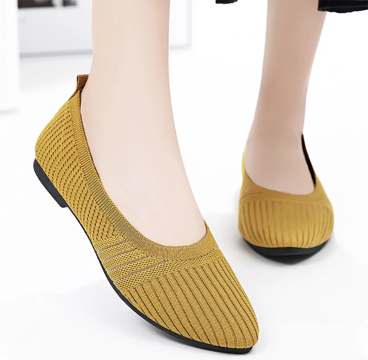 Slip-On Women Shoes Breathable Ladies Anti-Slip Flat Shoes Hollow Casual Soft Sole Knitted Shoes Pointed Toe Loafers Size 36-40
