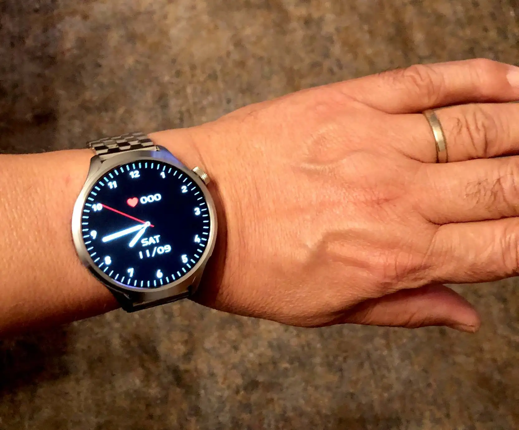 TrailMaster Pro GPS Smartwatch – Dein perfekter Begleiter für Abenteuer und Fitness photo review