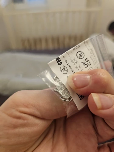 925 Silver Hand Pendant with Zircon Detail photo review