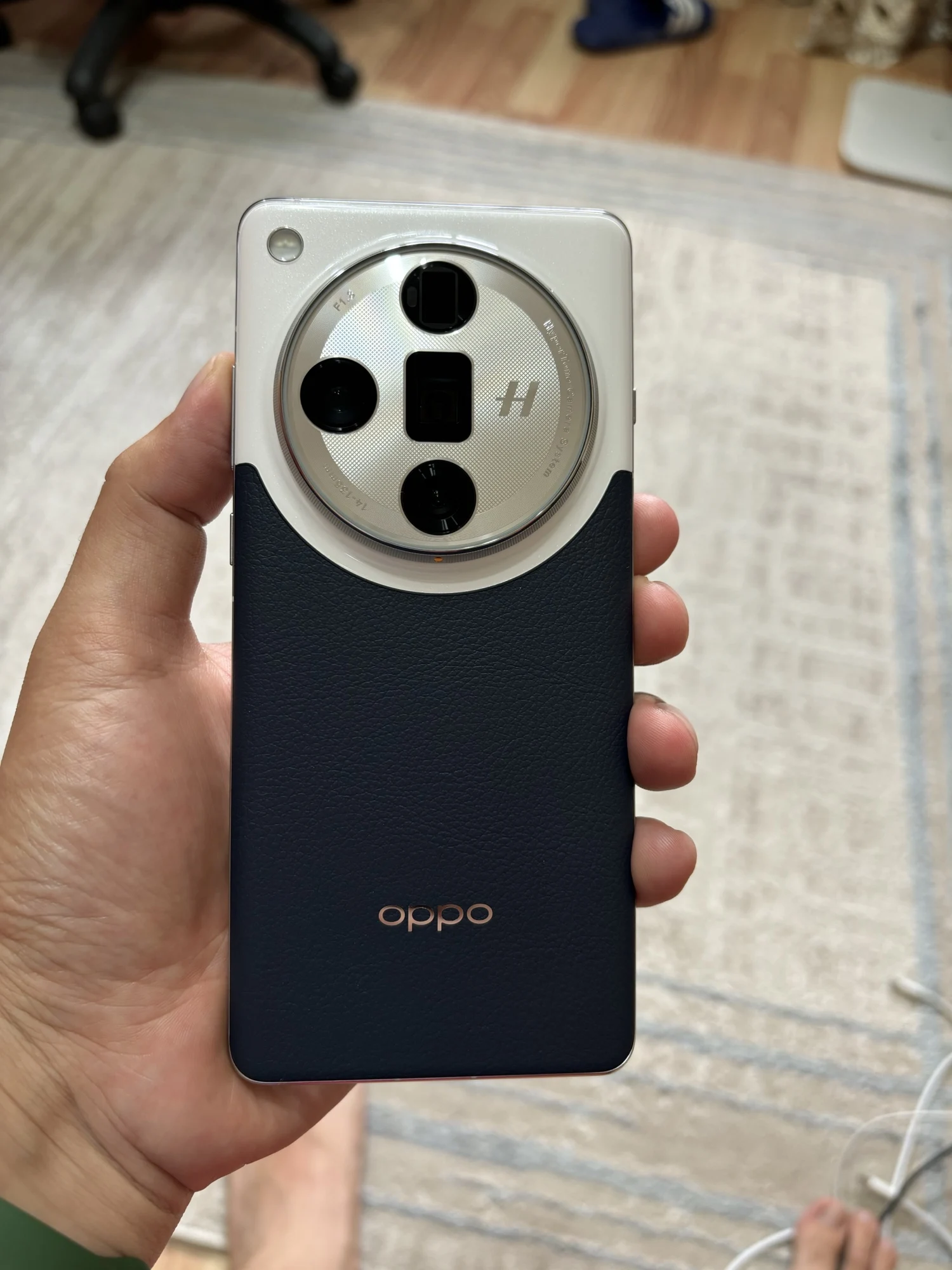 Oppo Find X7 ultra 本体 純正高速充電器付き Oppo Find X7 ultra 本体 純正高速充電器付き