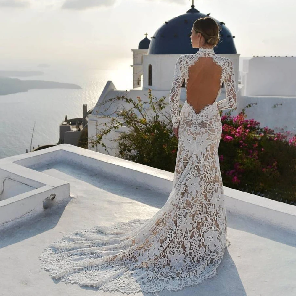 Vestido de novia con cuello alto y encaje Floral rústico con