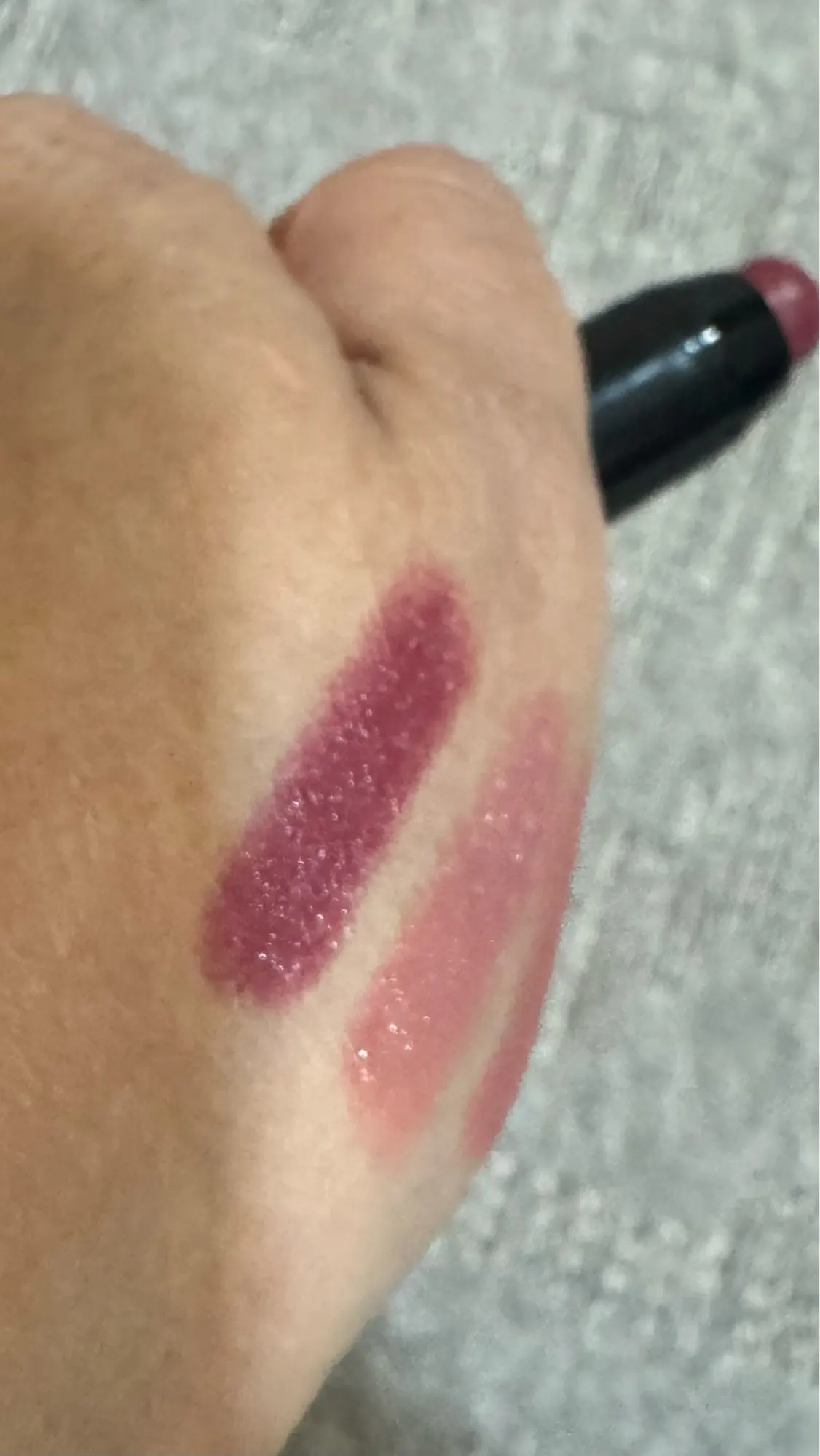 Matte Lipstick Pencil with Waterproof and Non-Stick Technology photo review