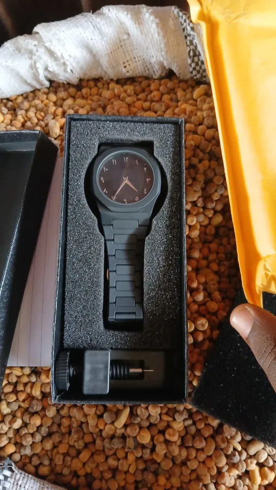 Ciiio™ Unisex Silicone Watch – Minimalist, Waterproof, Everyday Style