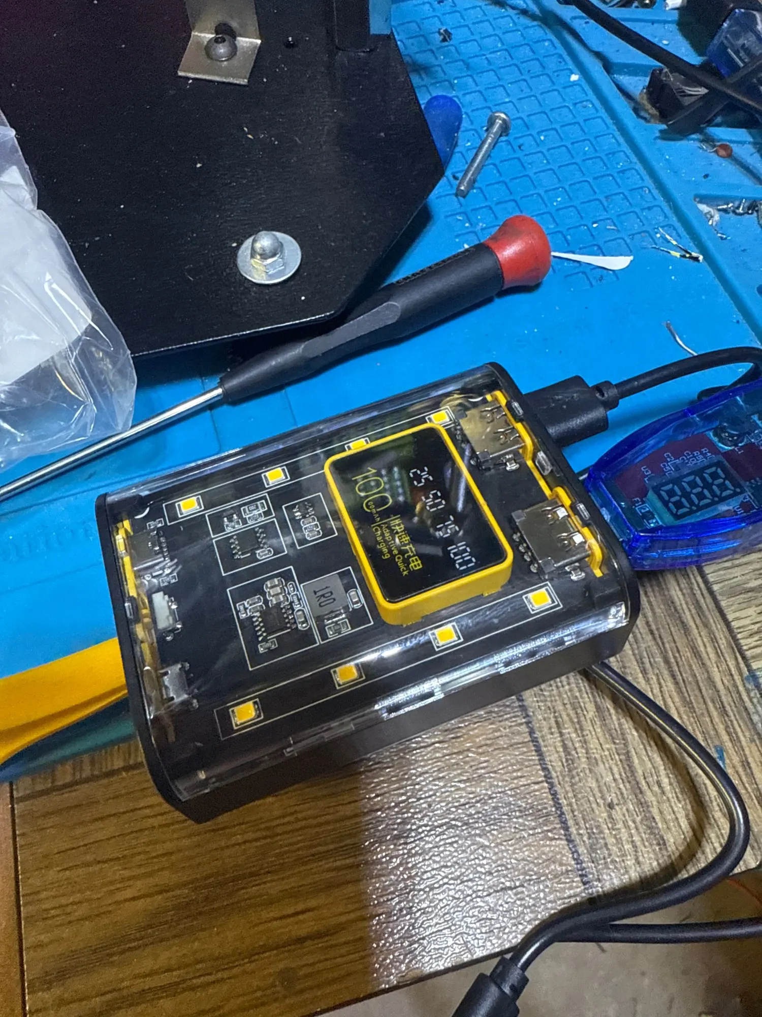 3*18650 Battery Charger Case DIY Power Bank Box Fast Charge 5V 2A Double USB Output Battery Storage Box With LED Night Light photo review