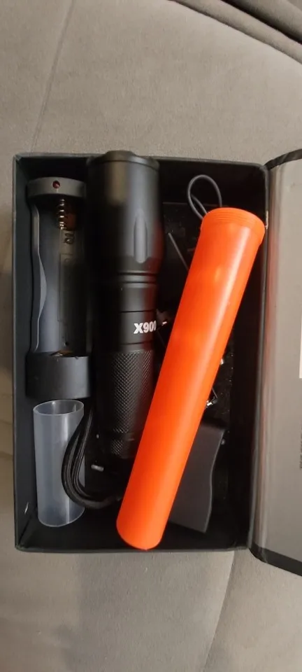 Lanterna Tática Militar X900 Profissional com Zoom Sinalizador Recarregável Luz Camping photo review