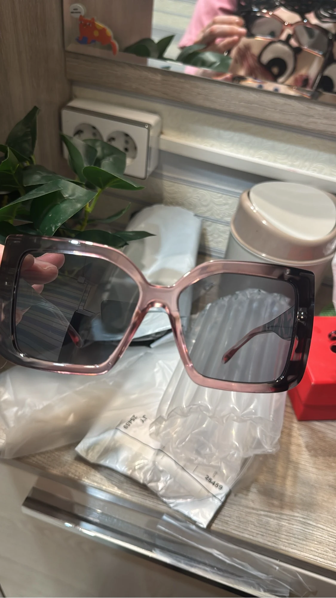 Oversized Square Gradient Sunglasses - Tortoiseshell Fashion Eyewear photo review
