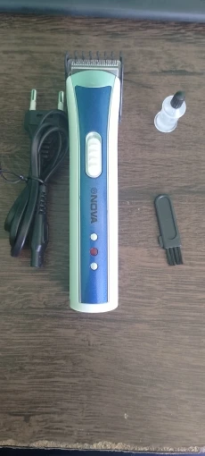 Máquininha De Cortar Cabelo e/ou Barbeador Portátil Aparador Barba 3915 bivolt Recarregável-ENVIO IMEDIATO PARA TODO BRASIL photo review