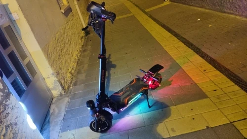 BOYUEDA Q7 Pro Max Smart Bluetooth Display City E-Scooter Foldable
