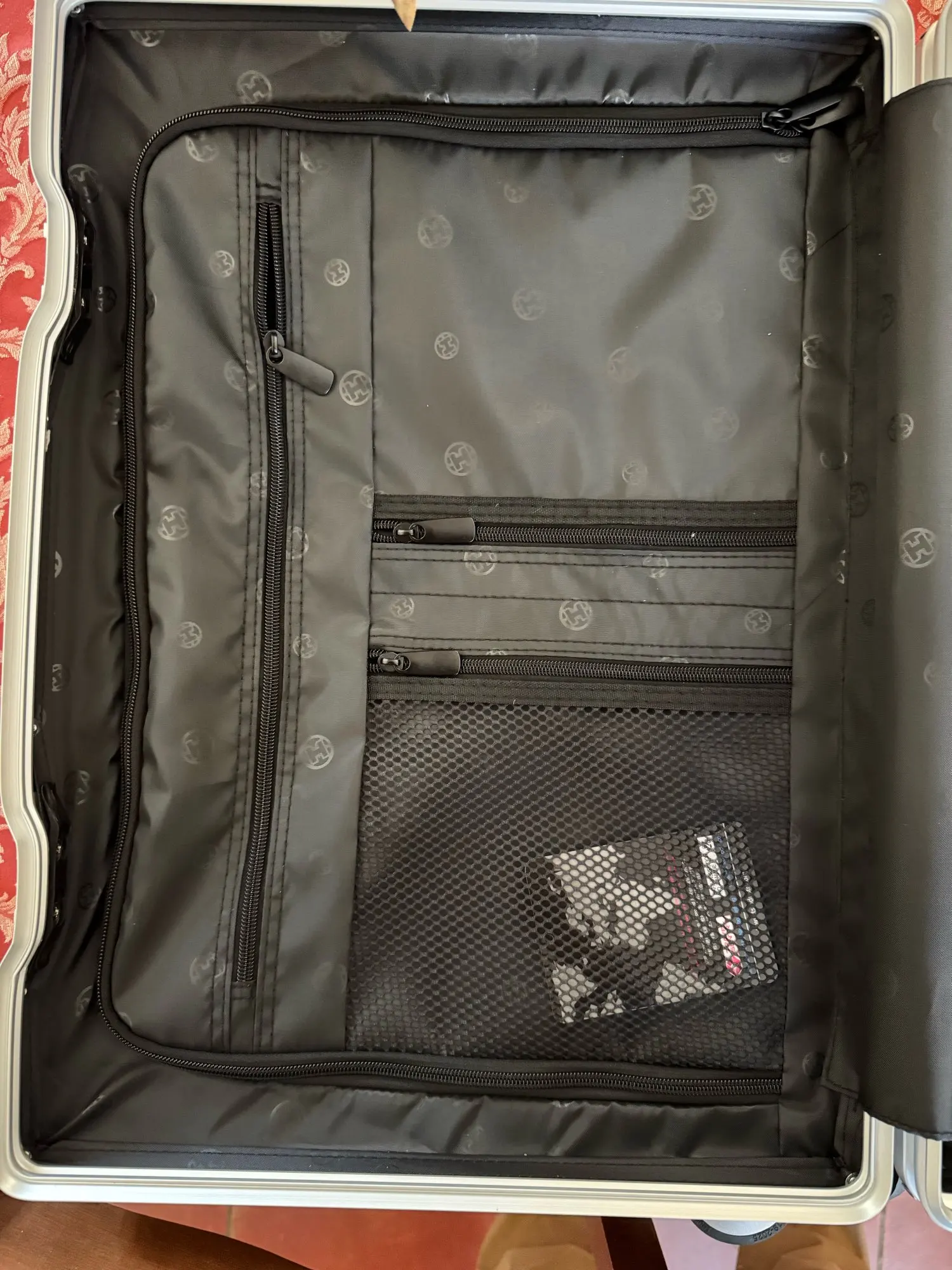 Nimbus – Vacuum Aluminum Carry-On