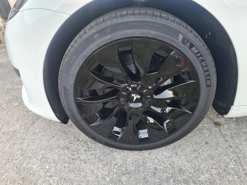 Teslahubs™ Wheel Caps customer photo
