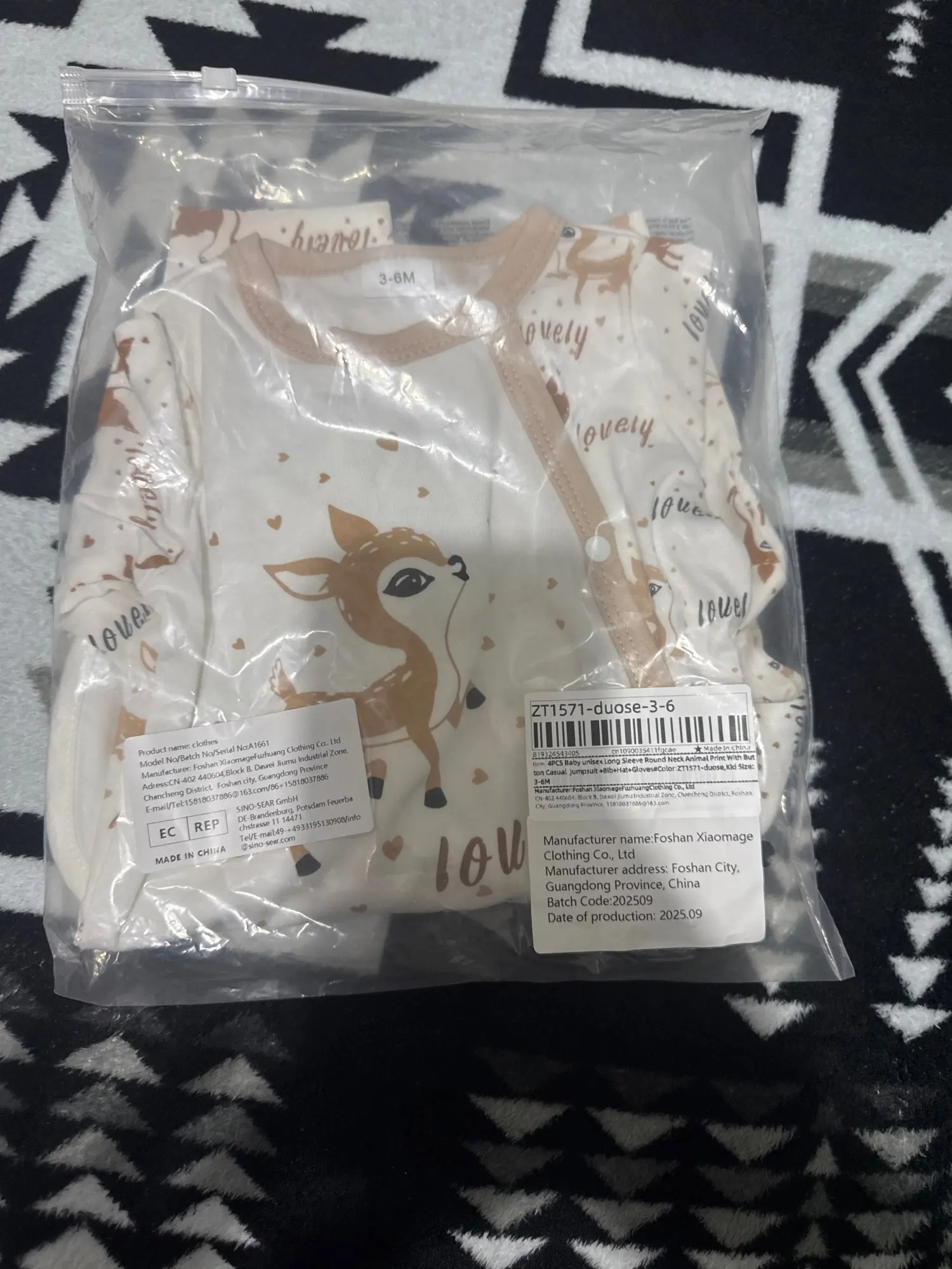 4-Piece Baby Girl Open-Stitch Long-Sleeve Jumpsuit Set—Cartoon Deer Warmth photo review