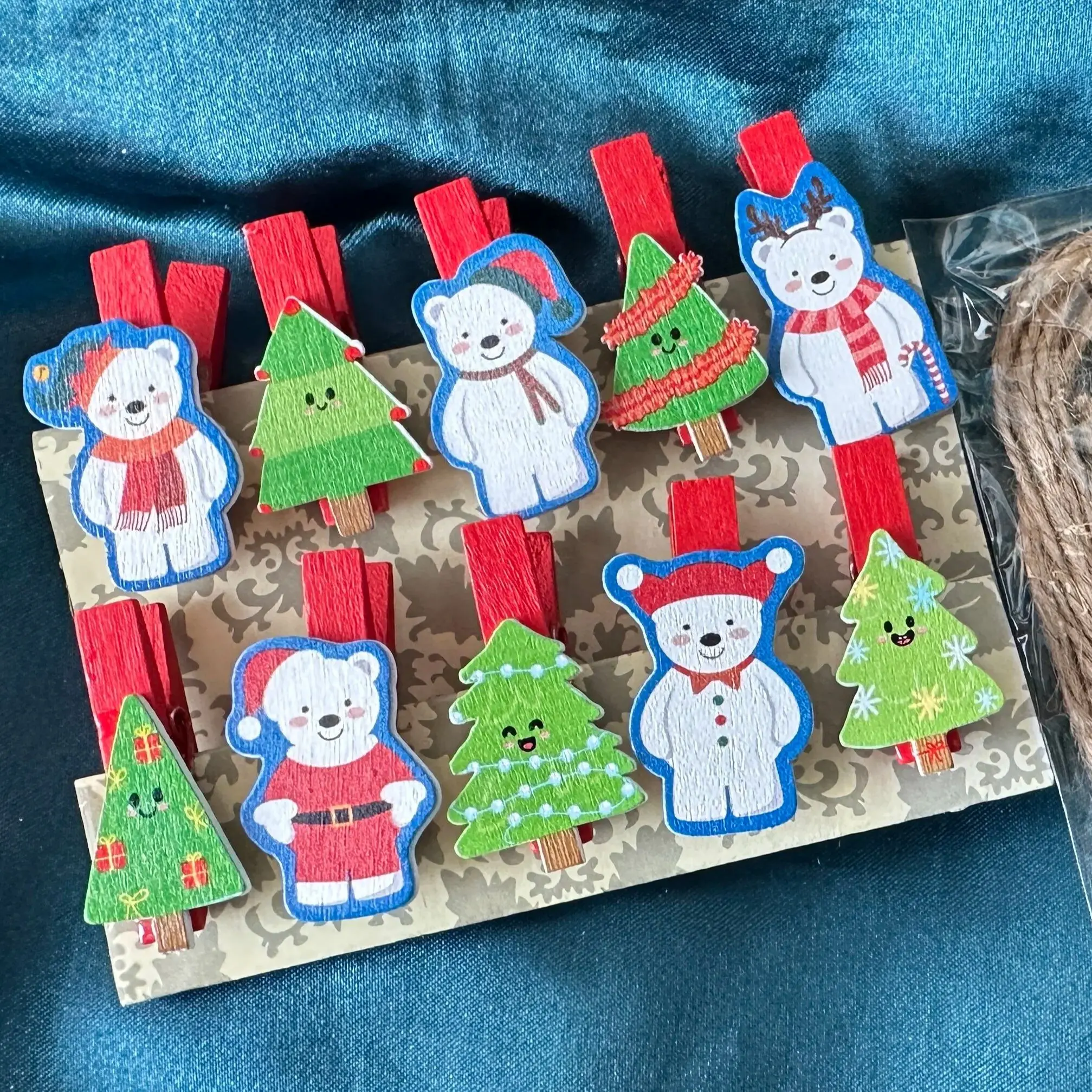 

120pcs Mini Christmas Wood Clips Wood Clothespin Clips Postcard Wooden Pegs Office Supplies for Christmas Party Gift Decorations