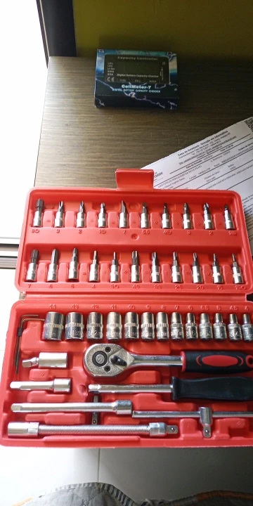 Kit de Ferramentas 46 Peças com Soquetes e Chave Catraca Reversível