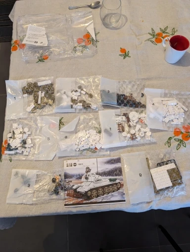 518PCS Soviet Union WW2 Military T34-85 Medium Tank Model Bricks Soldier Figures Building Blocks Sets Educational Toys For Boys photo review