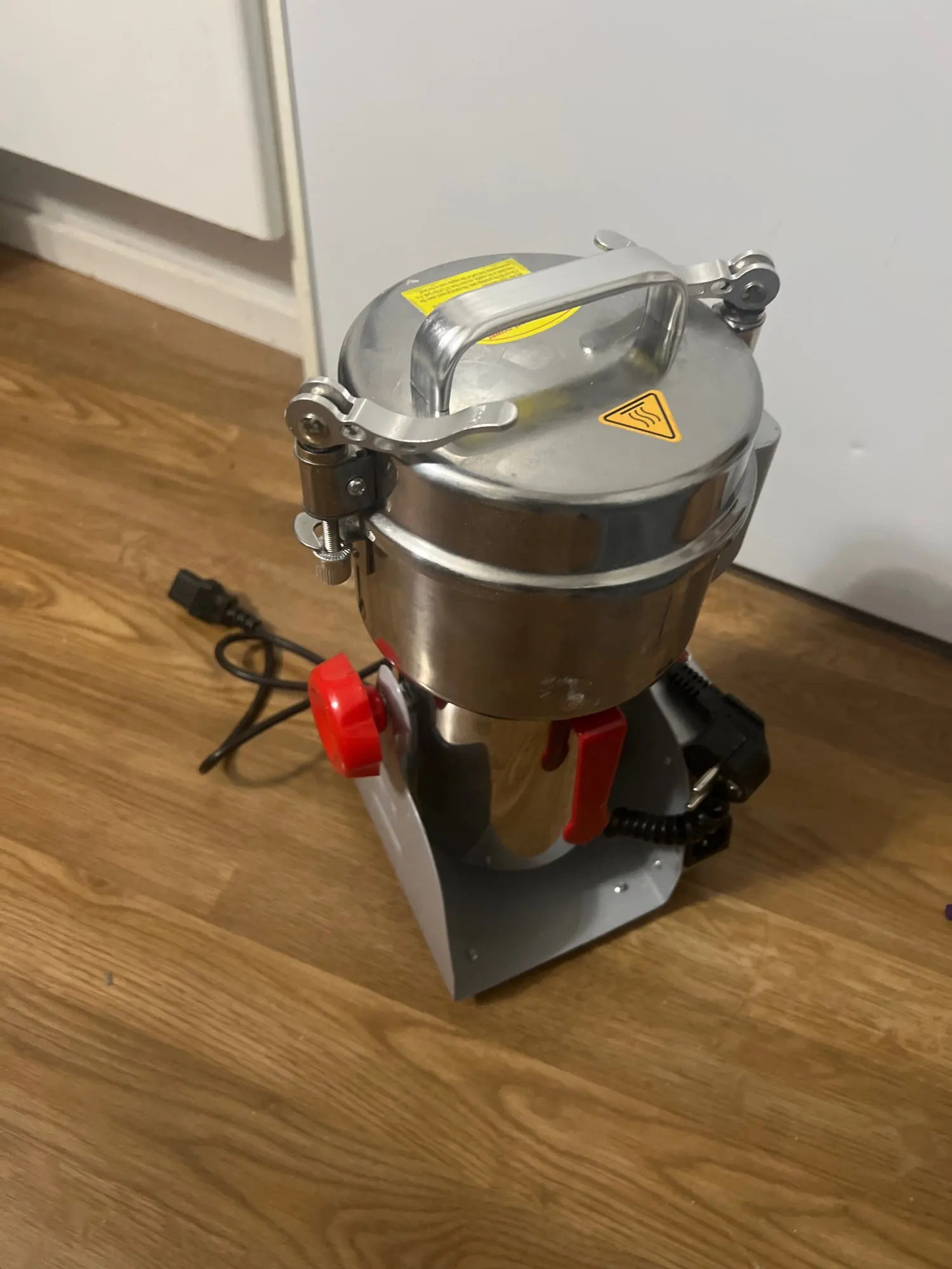 SucceBuy 150-2500g Electric Grain Mill Grinder Commercial Swing Spice Grinders for Dry Herbs Grains Spices Cereals Coffee Corn photo review