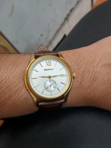 AURELIUS SLIM™ Ultra-Thin Gold Quartz Watch – Classic Leather Strap Business Dress Watch for Men photo review