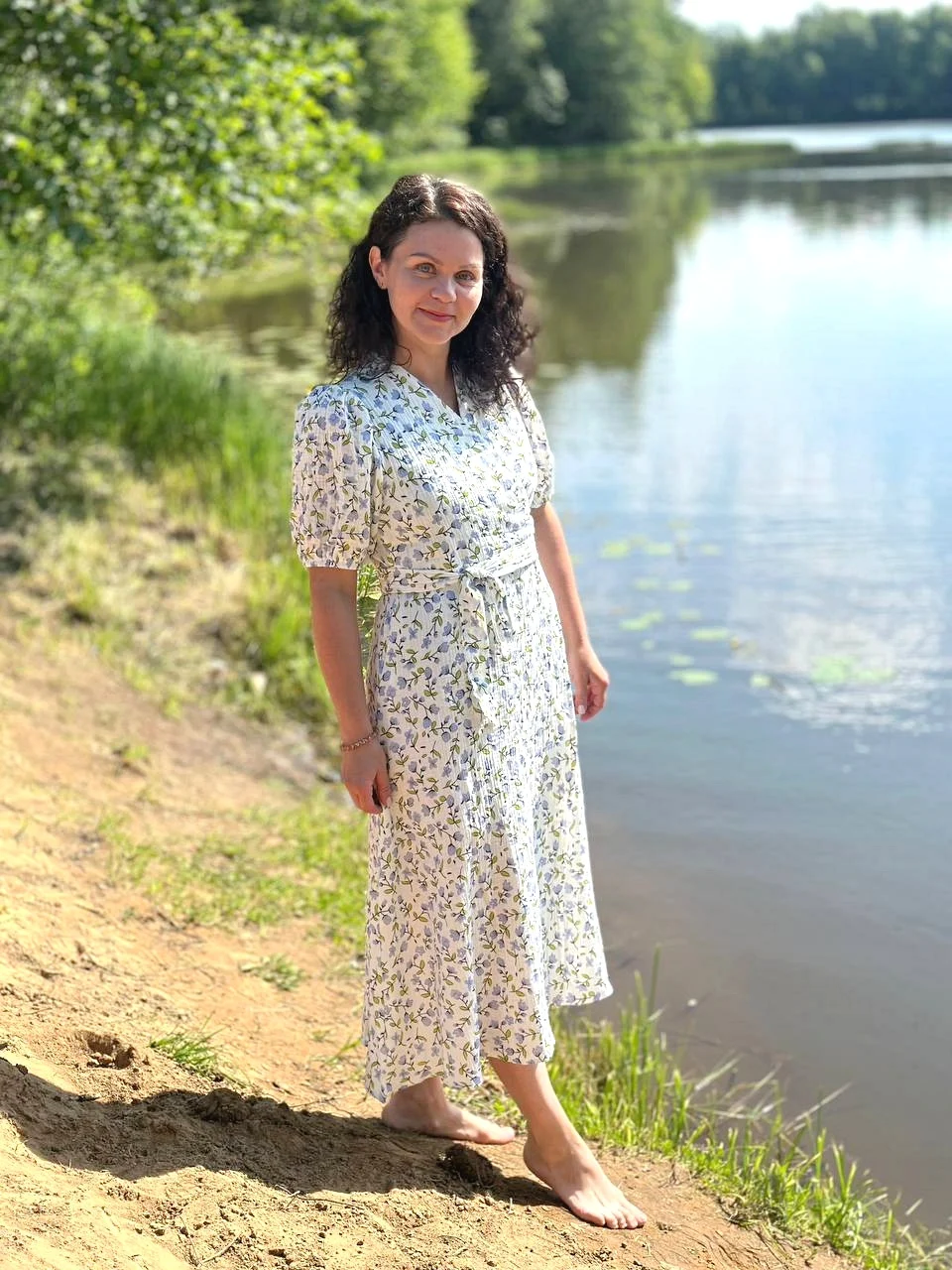 Elegant Floral A-Line Midi Dress for Summer Comfort photo review