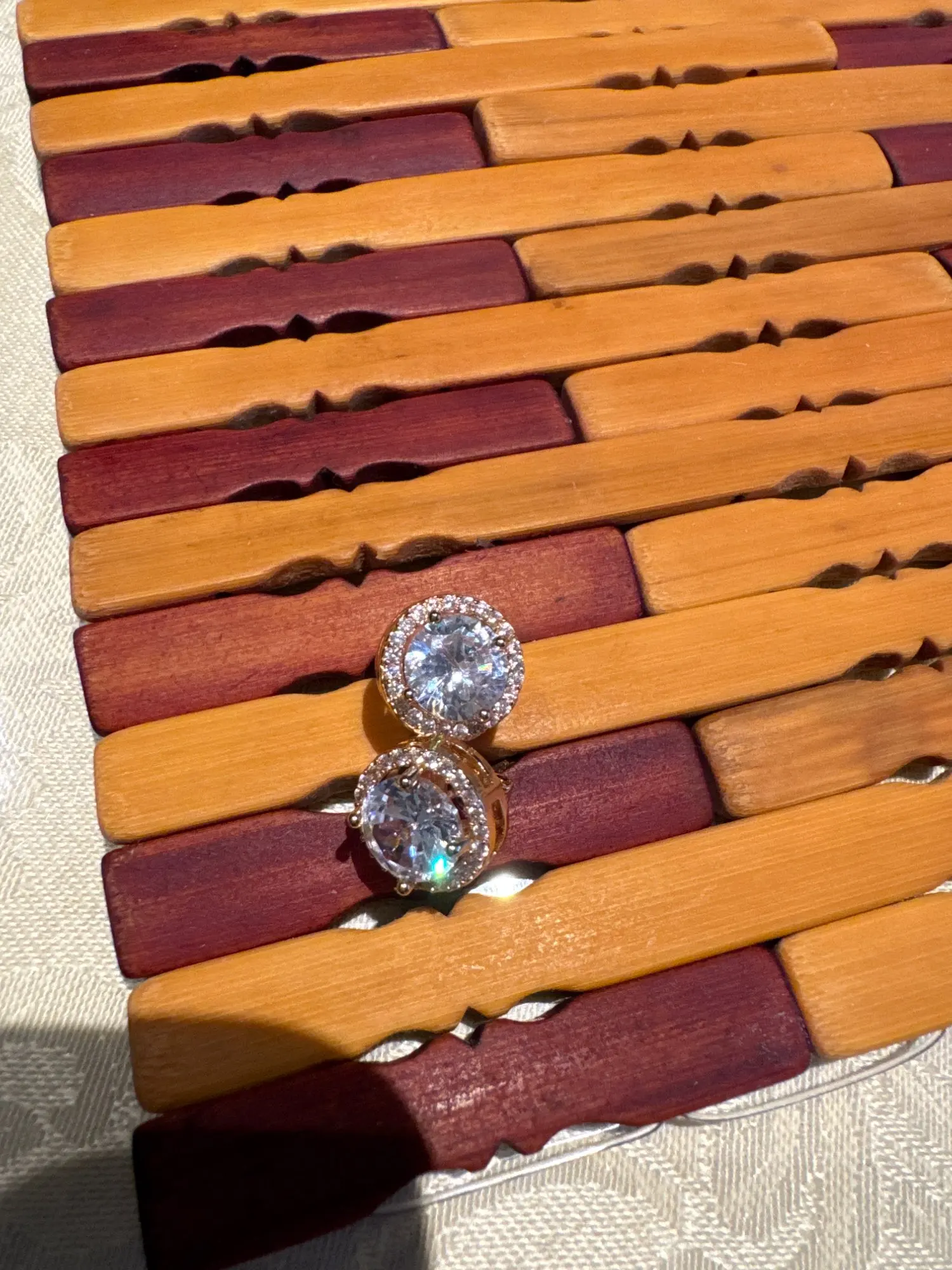 Luxury Crystal White Zircon Stud Earrings photo review