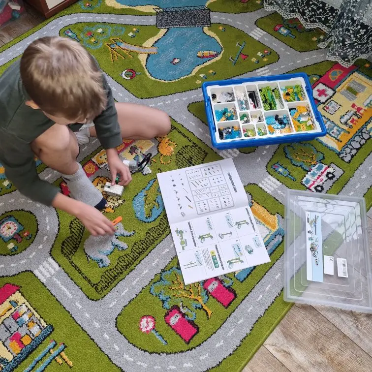 WeDo 2.0 Educational FunctionsParts Compatible 45300 Core Set Building Blocks DIY Toys Christmas Gifts photo review