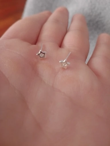 Nuevos pendientes de corazón para mujer, hipoalergénicos, uso diario, minimalista, estrella bonita, Color plata, oreja, joyería Pierc para niñas, regalos photo review