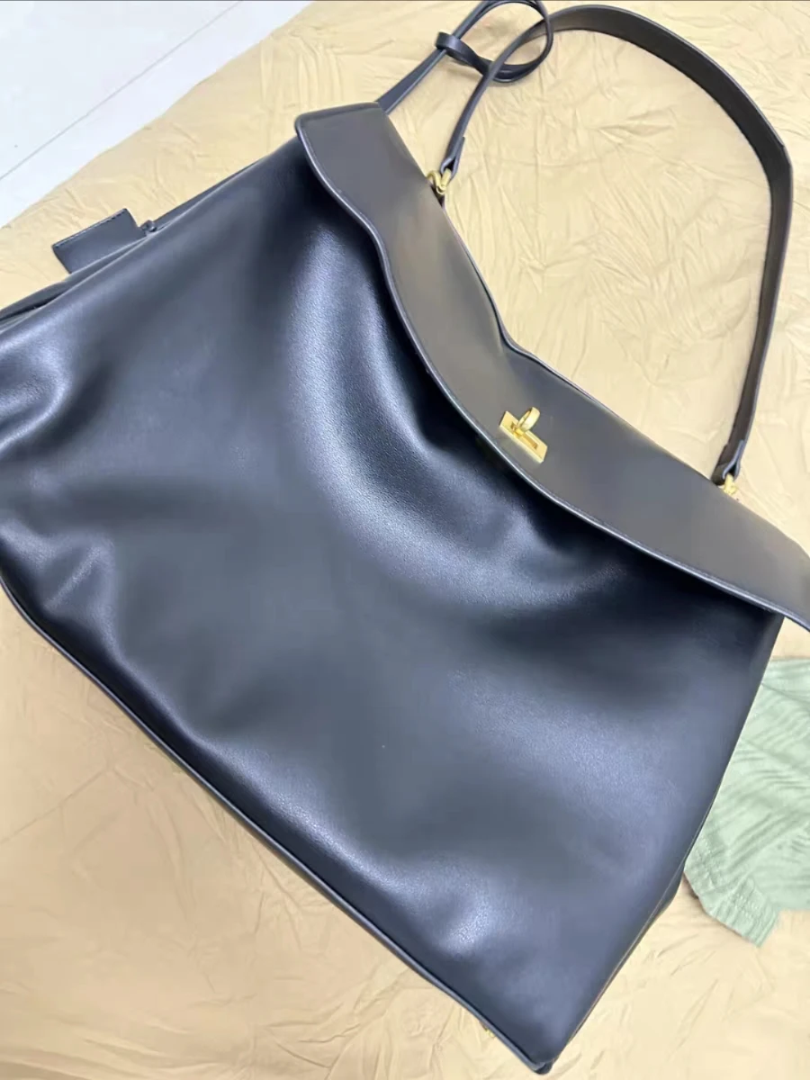 Amara™ Suede Bag I Mocha