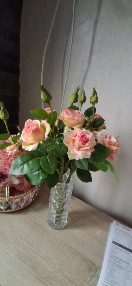 High Quality Hand Feel Moisturizing Artificial Rose MG photo review