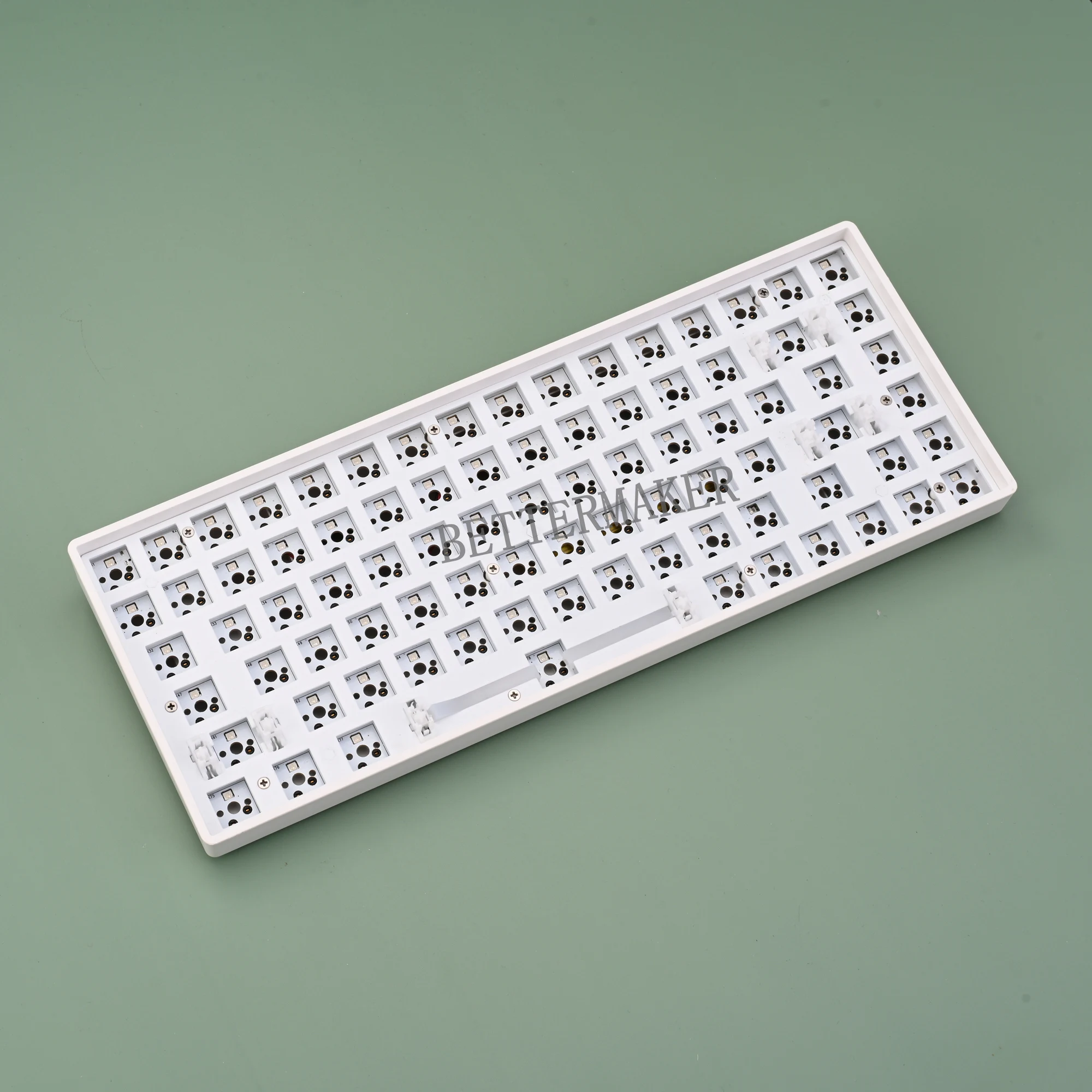 

MK84 Mechanical Keyboard Kit RGB Light Bluetooth 2.4g/Wired Three-mode Hot-swappable 84keys 75% Layout Compact Portable Keyboard