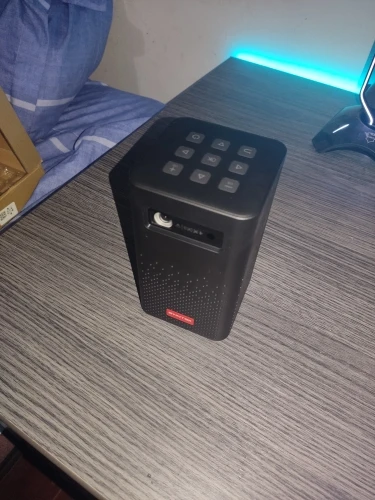 Portable Home Theater Mini 3D Projector 4K Display photo review