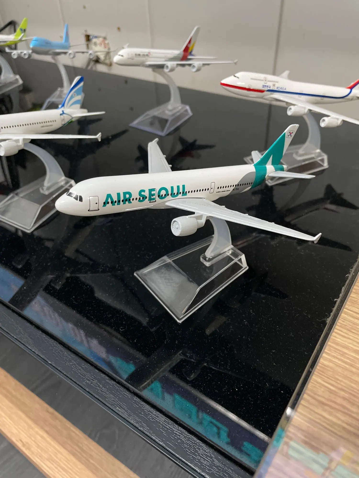 JASON TUTU 16cm Korean Air Boeing 747 Plane Model Aircraft Diecast Metal 1/400 Scale Airplane Model Gift Collection Dropshipping photo review