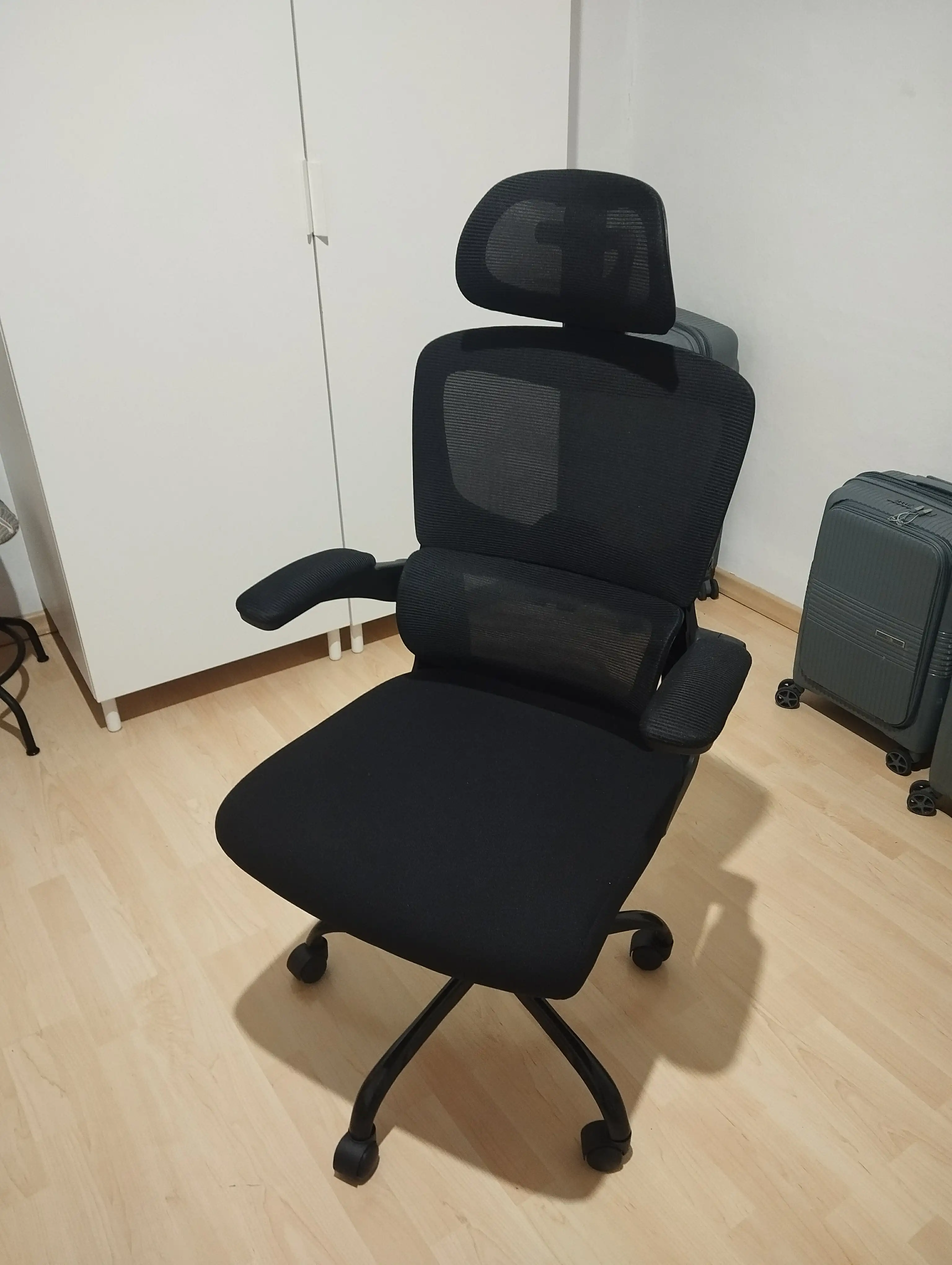 Ergonomic Office Chair Desk Chair with Folding Armrest Height-Adjustable Breathable Backrest Swivel Gaming Chair photo review