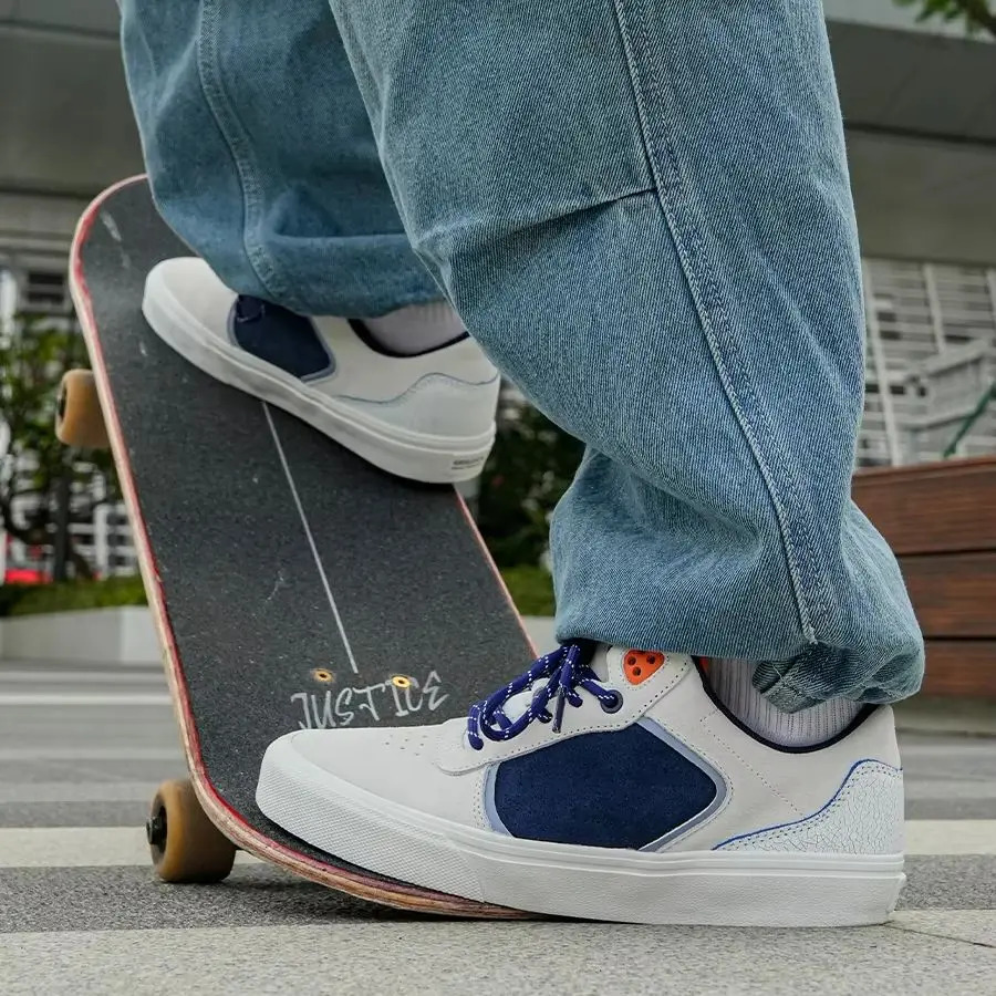 Suede skateboarding shoe shock Professional sneaker Casual Street shoe Joiints