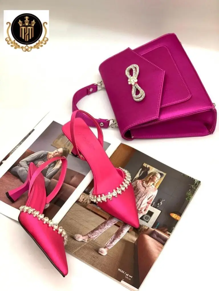 

Miss Melisa Shoe and Bag 2023 model that illuminates the night T137