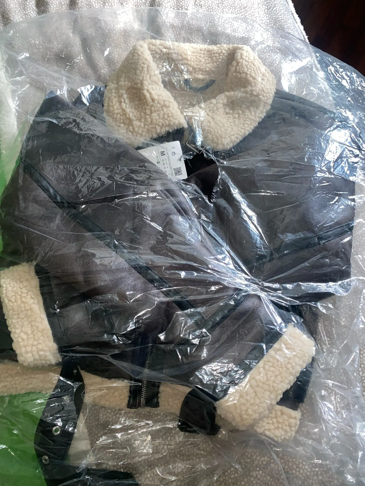 Women's Faux Shearling Jacket for Stylish Travel