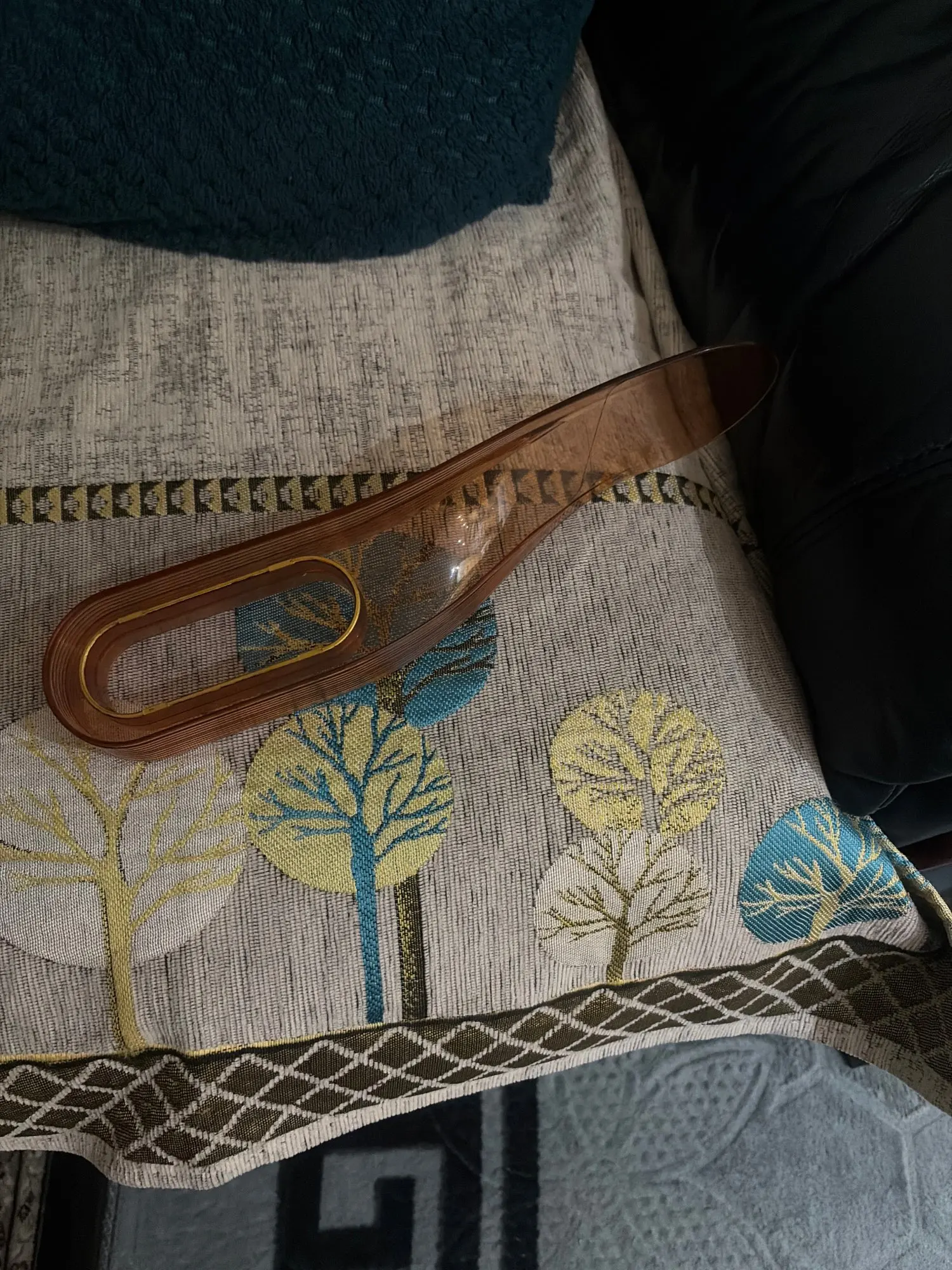 2-in-1 Mattress Lifter & Bed Sheet Tucker – Easy Bed Maker Tool