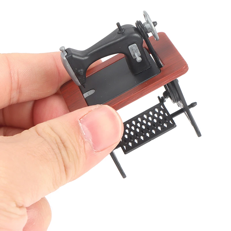 Dollhouse Decor Miniature Furniture Wooden Sewing Machine with Thread Scissors Accessories for Dolls House Kids Toys for Girls 5
