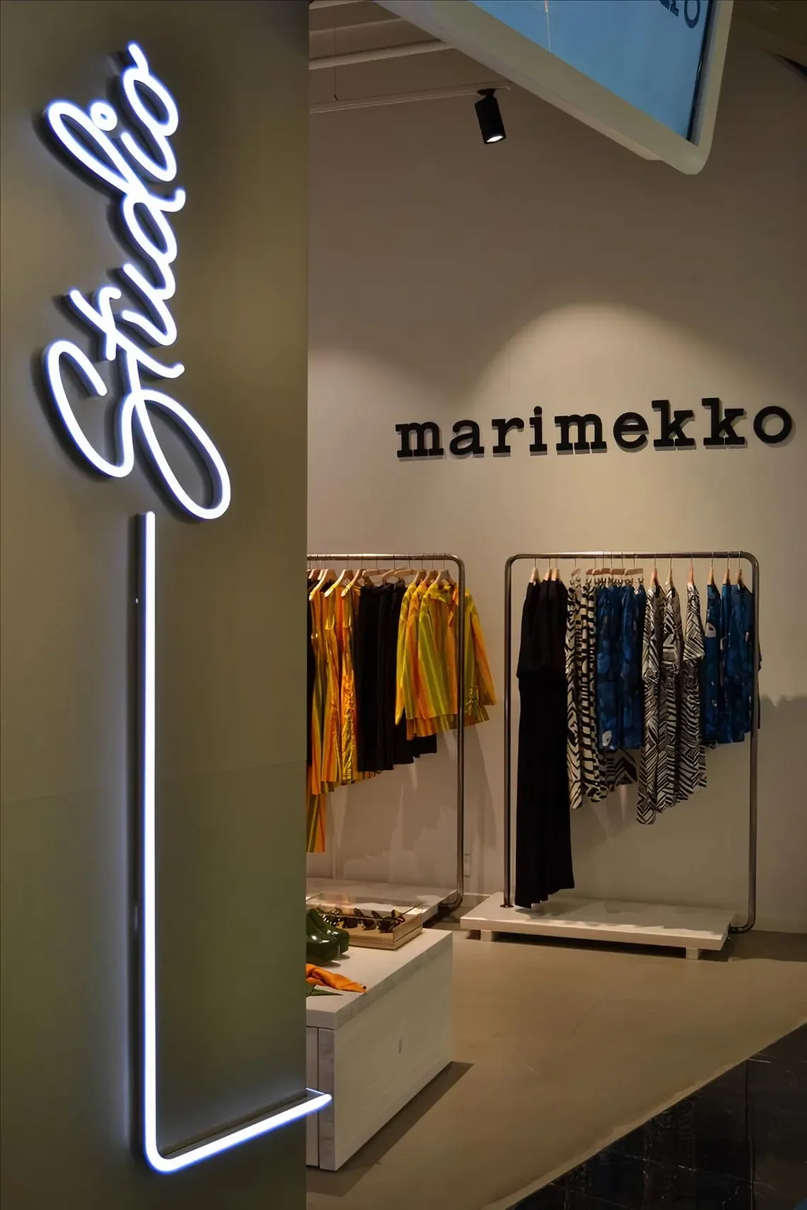 Backlit Sign 3D Metal Letters Channel Storefront Signage Business Lobby Office Led Light Box for Outdoor indoor USE