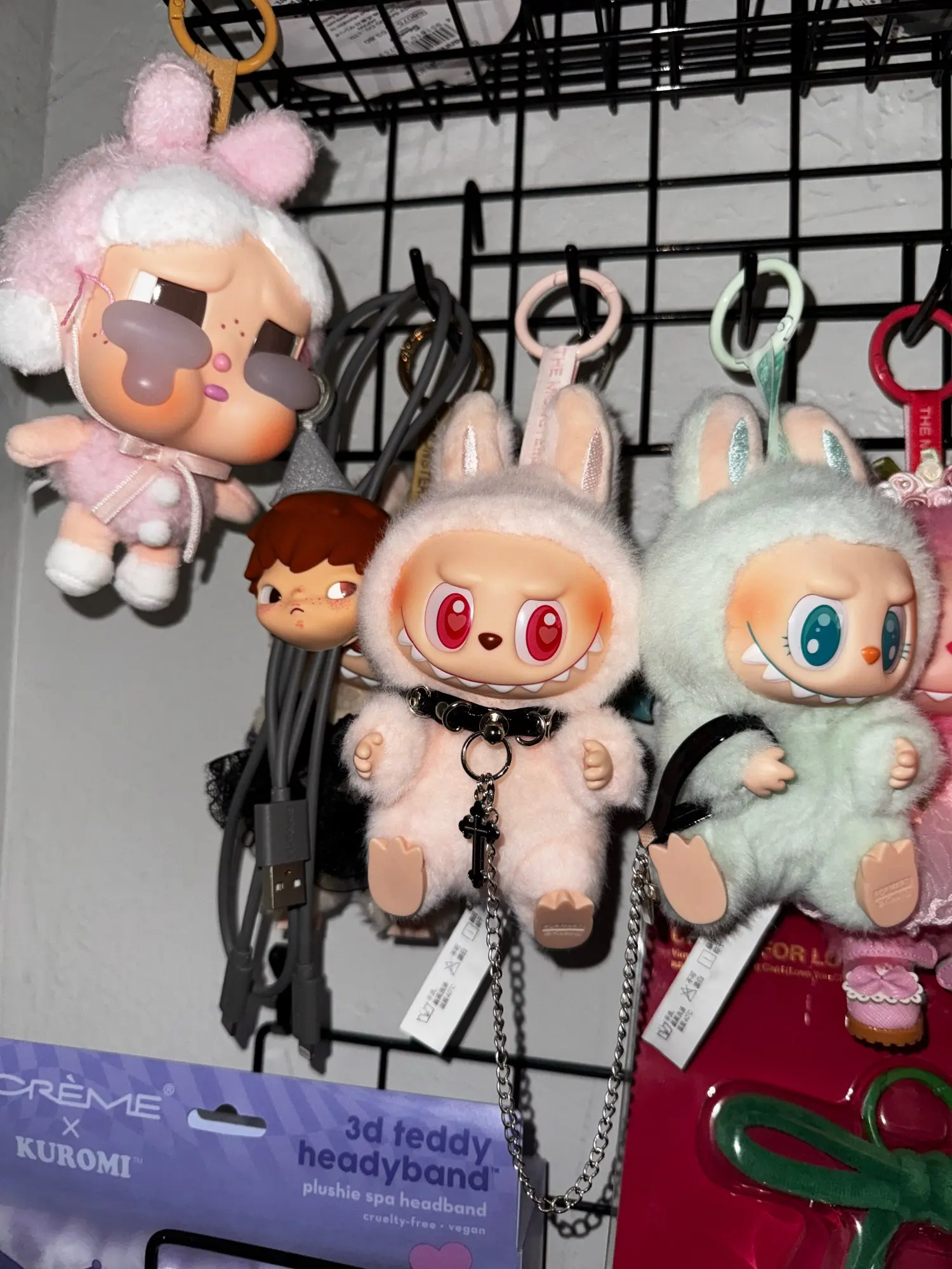 Collier punk pour Labubu