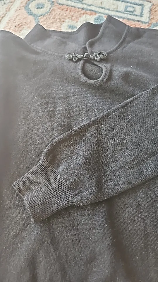 Elegant Mock Neck Wool Sweater - Modern Chinese Style photo review