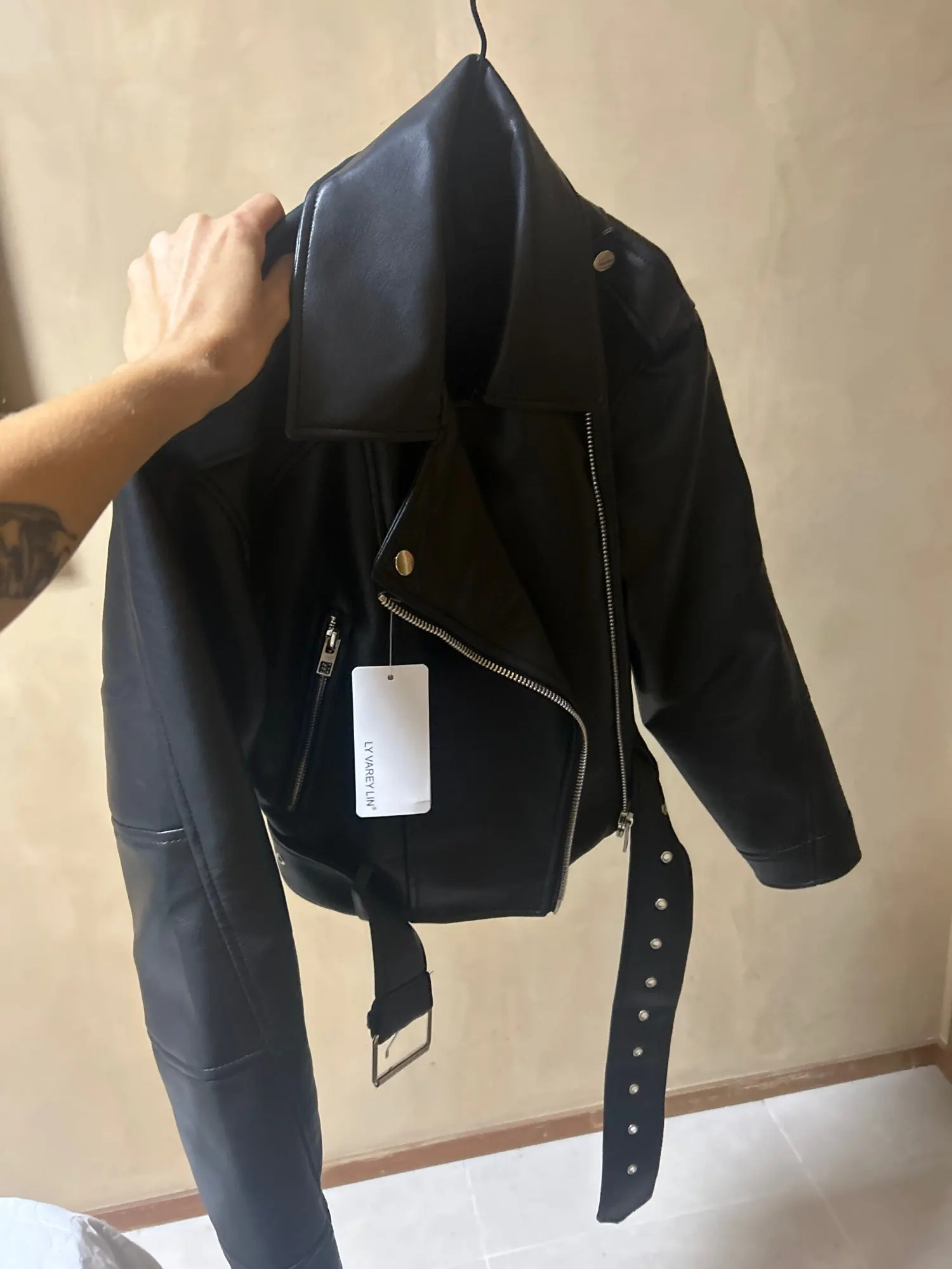 Ailegogo Faux Leather Short Jacket photo review