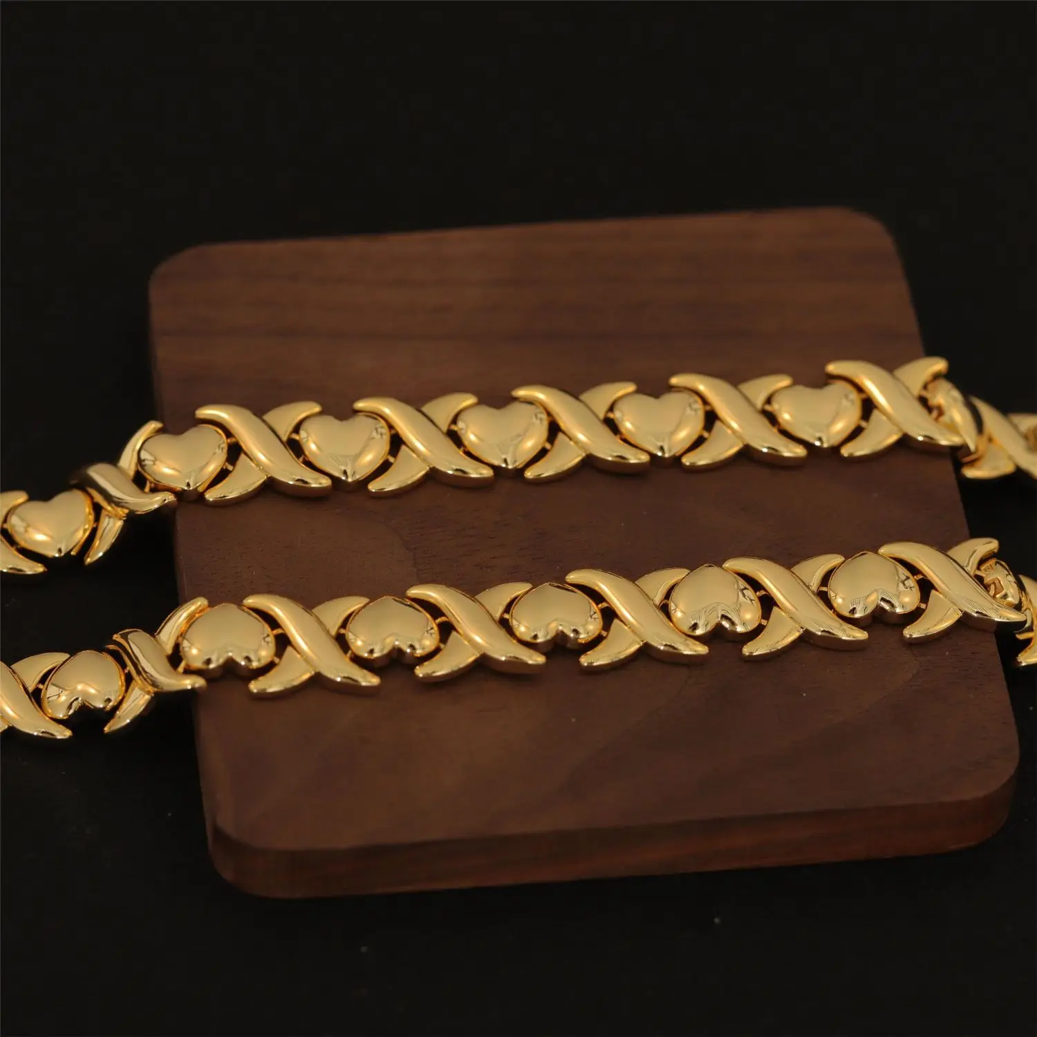 

Ожерелье в виде сердца с покрытием из 18-каратного золота, подвеска, повседневные аксессуары, ожерелье для пары, женские украшения, рождественские подарки