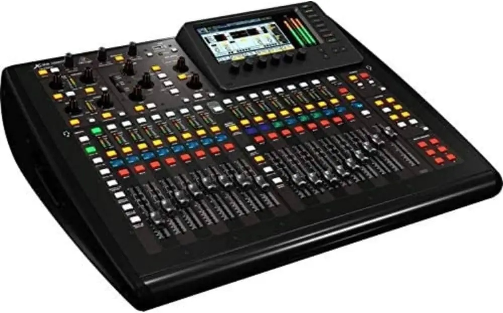 

X32 Компактная 40-входная 25-шиновая Цифровая микшерная консоль