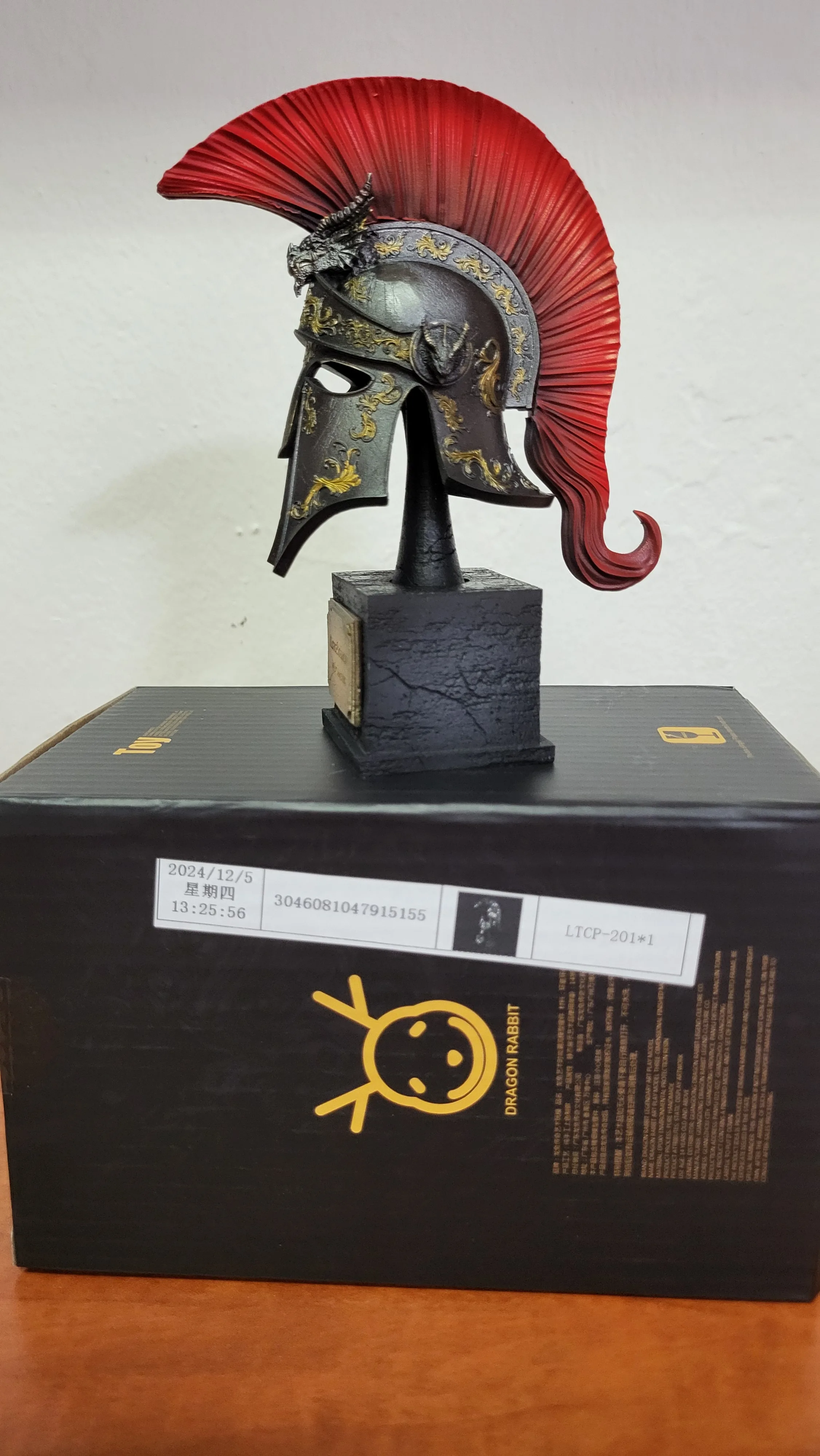 Miniature Greek Warrior Helmet – Hand-Painted Resin Display photo review