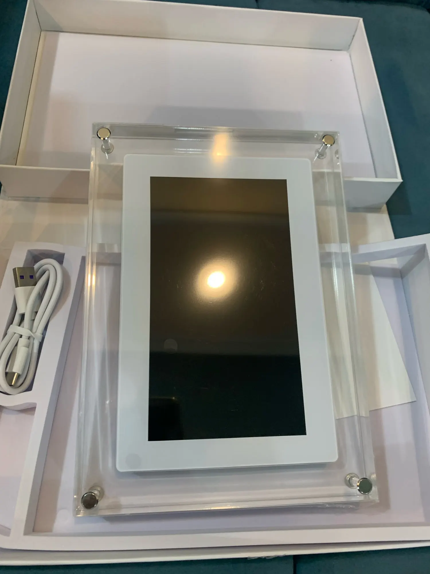 Retrato Digital Photo Frame Vertical Display