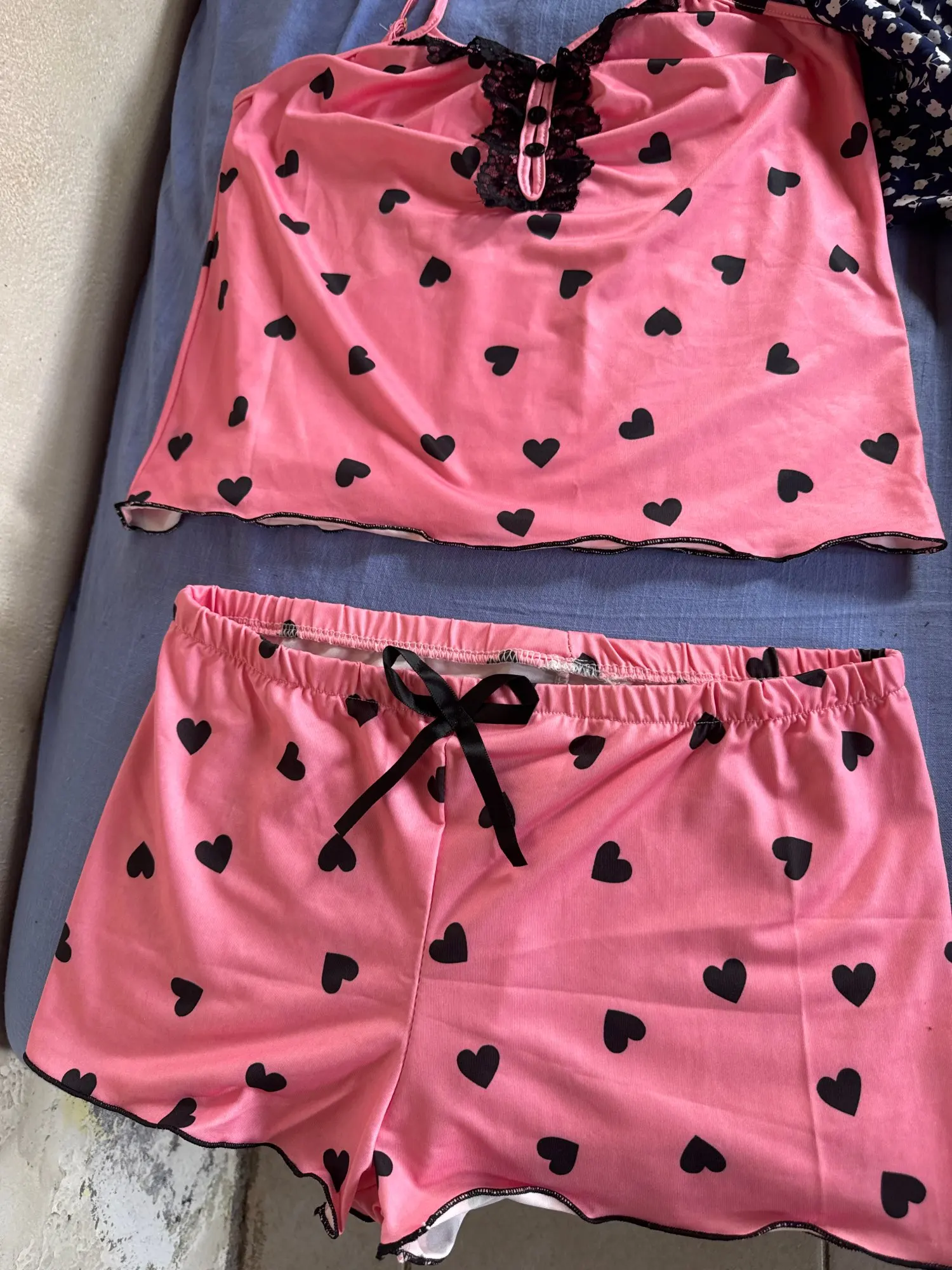 Luxurious V-Neck Summer Pajama Set - Soft Polyester Sleepwear photo review