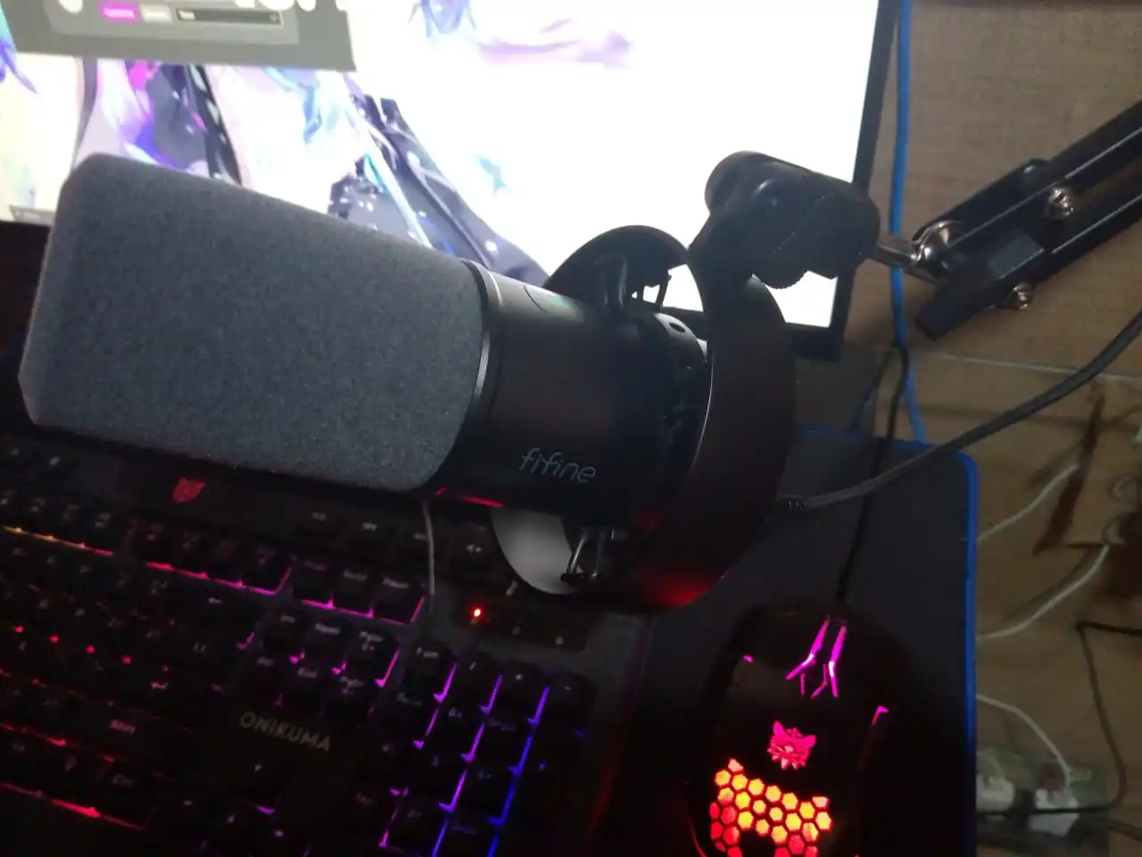FIFINE Dynamic USB/XLR Microphone with Gain Knob/Touch-mute/Headphone Jack,Recording Mic photo review