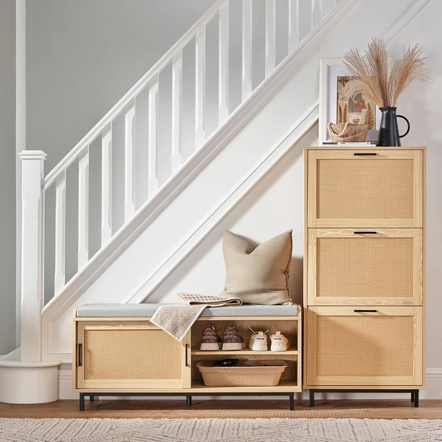 Shoe bench with seat plank with sliding doors Shoe bench with seat plank with sliding doors