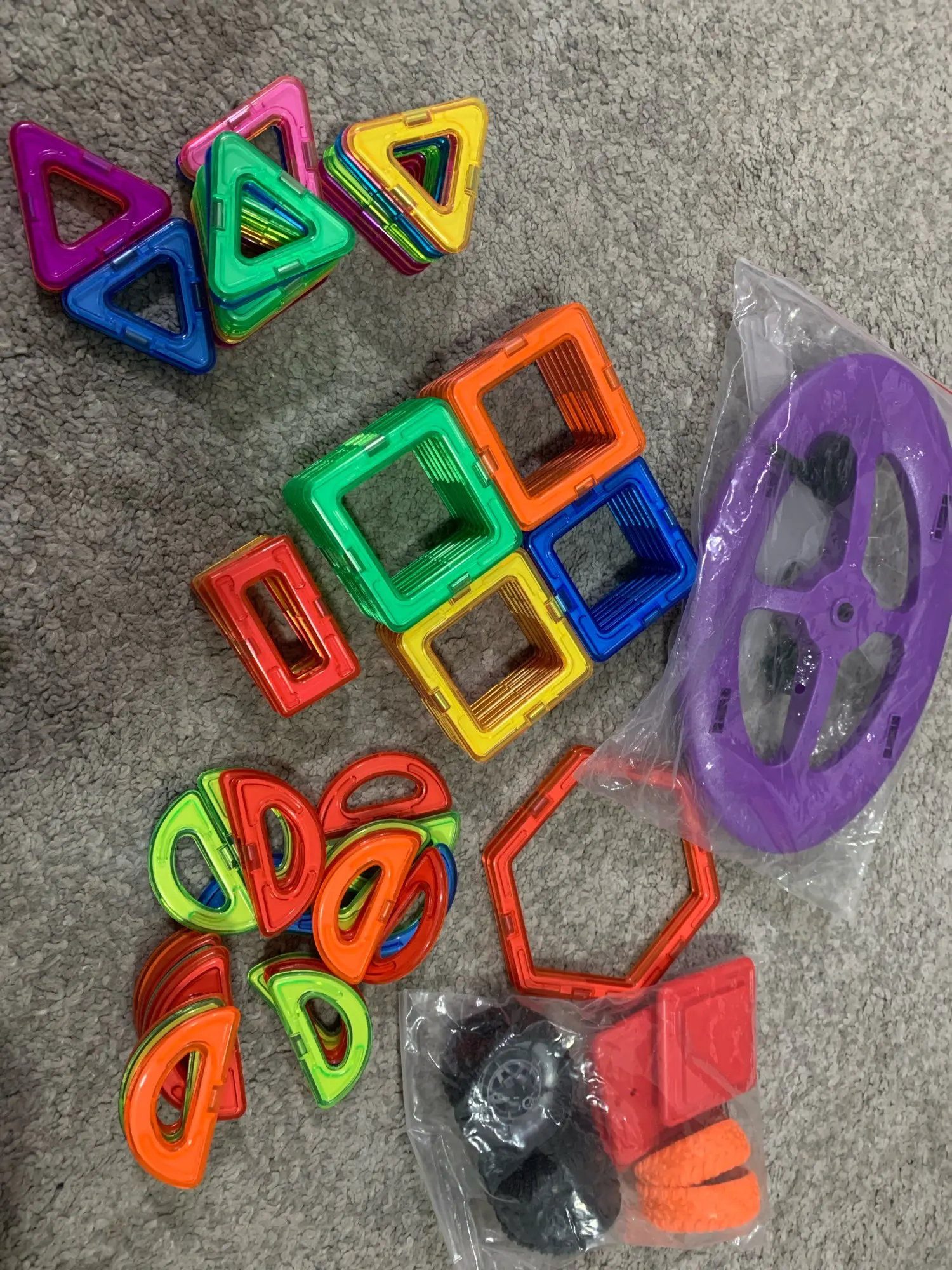 168 Magnet Bausteine - Konstruktionsspielzeug Set für kreative Designs photo review